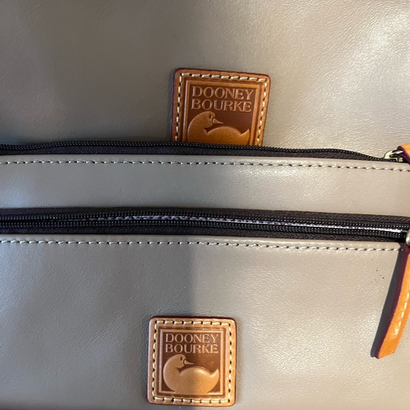 New Dooney Bourke Bag with Wallet and Key Ring! - Picture 5 of 9